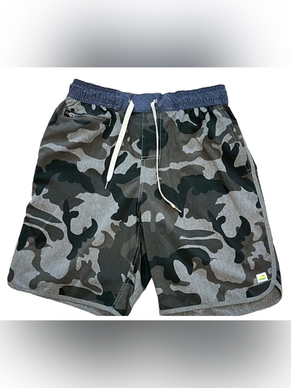 Vuori Shorts Men Sz S Camp Banks V Cycled Grey Unlined Hybrid 8" Stretch Pockets